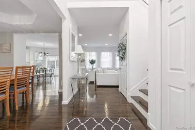 24 Ridge Court, Hauppauge, NY 11788 - Photo 8