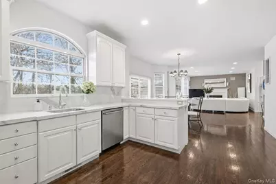 24 Ridge Court, Hauppauge, NY 11788 - Photo 16