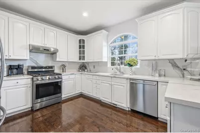 24 Ridge Court, Hauppauge, NY 11788 - Photo 10