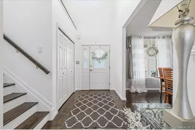 24 Ridge Court, Hauppauge, NY 11788 - Photo 8