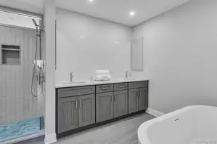 3 Willada Ln, Glen Cove, NY 11542 - Photo 16