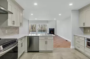 3 Willada Ln, Glen Cove, NY 11542 - Photo 8