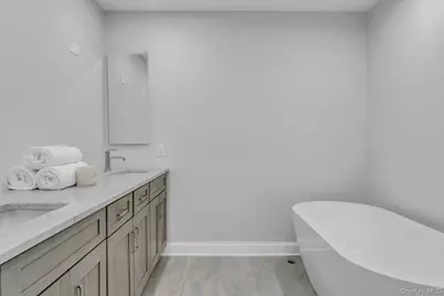 3 Willada Lane, Glen Cove, NY 11542 - Photo 16