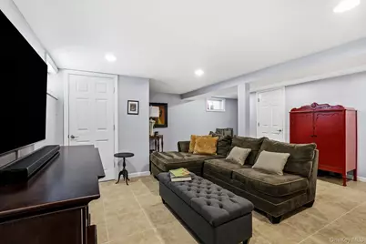 64 W Fenimore Street, Valley Stream, NY 11580 - Photo 20