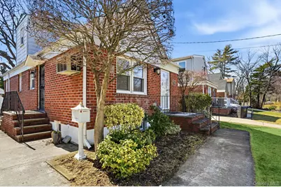 64 W Fenimore Street, Valley Stream, NY 11580 - Photo 26