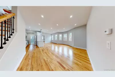 136-11 Brookville Boulevard, Rosedale, NY 11422 - Photo 4