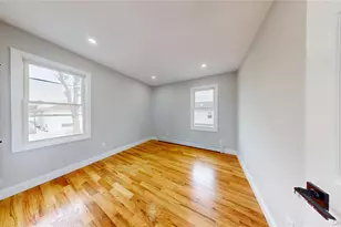 136-11 Brookville Blvd, Rosedale, NY 11422 - Photo 18