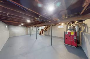 136-11 Brookville Blvd, Rosedale, NY 11422 - Photo 22