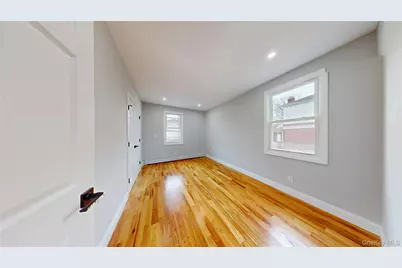 136-11 Brookville Boulevard, Rosedale, NY 11422 - Photo 14