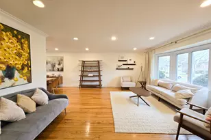 117 Olive Ln, Manhasset Hills, NY 11040 - Photo 4