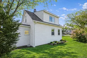 136 N Delaware Ave, Lindenhurst, NY 11757 - Photo 18