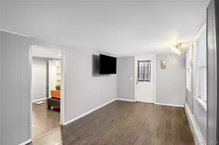 136 N Delaware Ave, Lindenhurst, NY 11757 - Photo 8
