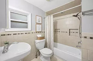 136 N Delaware Ave, Lindenhurst, NY 11757 - Photo 10