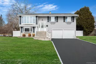 109 Utica St, Bay Shore, NY 11706 - Photo 2