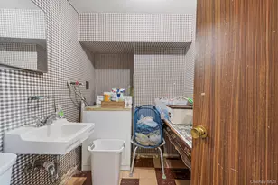 109 Utica St, Bay Shore, NY 11706 - Photo 36