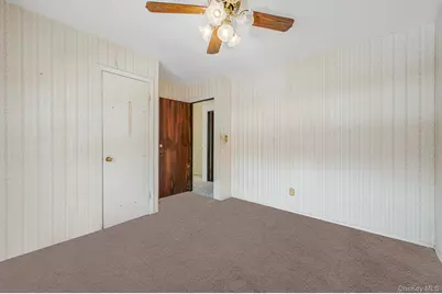 109 Utica Street, Bay Shore, NY 11706 - Photo 18