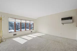 109 Utica St, Bay Shore, NY 11706 - Photo 6