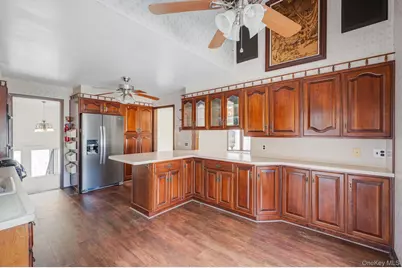 109 Utica Street, Bay Shore, NY 11706 - Photo 12