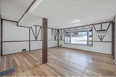 109 Utica Street, Bay Shore, NY 11706 - Photo 24