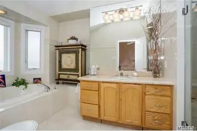 781 W Park Avenue, Long Beach, NY 11561 - Photo 8