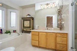 781 W Park Ave, Long Beach, NY 11561 - Photo 8