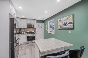 9 Amfer Ct, Bay Shore, NY 11706 - Photo 8