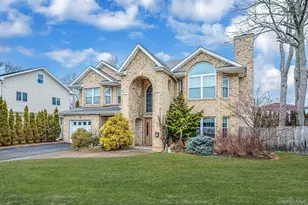 120 Waldo St, Copiague, NY 11726 - Photo 2