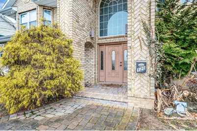 120 Waldo Street, Copiague, NY 11726 - Photo 4