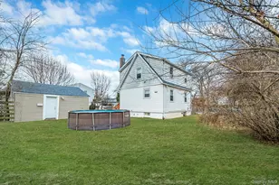 180 25th St, Copiague, NY 11726 - Photo 24