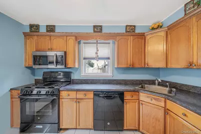 180 25th Street, Copiague, NY 11726 - Photo 14