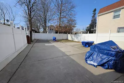 2725 Fenton Avenue, Bronx, NY 10469 - Photo 16