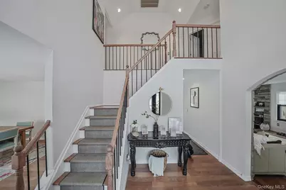 19 Lindsey Place, Holbrook, NY 11741 - Photo 6