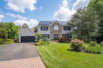 19 Lindsey Place, Holbrook, NY 11741 - Photo 1