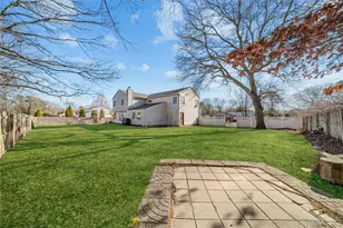 11 Locust Ave, Coram, NY 11727 - Photo 20