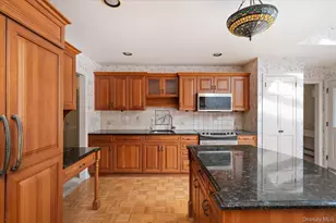 336 W Hills Rd, Huntington, NY 11743 - Photo 10