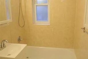 585 McLean Ave, Yonkers, NY 10705 - Photo 14