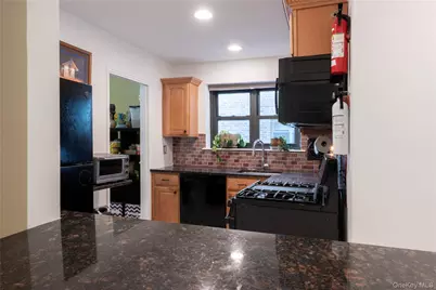 50 Brompton Road #2H, Great Neck, NY 11021 - Photo 10