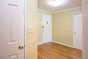 50 Brompton Rd, Great Neck, NY 11021 - Photo 10