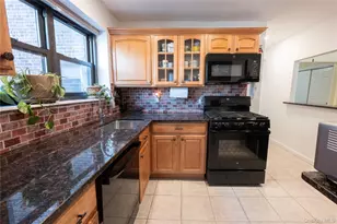 50 Brompton Rd, Great Neck, NY 11021 - Photo 12