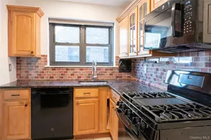 50 Brompton Rd, Great Neck, NY 11021 - Photo 6