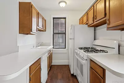1 Broad Parkway #2P, White Plains, NY 10601 - Photo 6