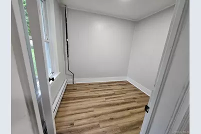 107 Benkard Avenue, Newburgh, NY 12550 - Photo 4