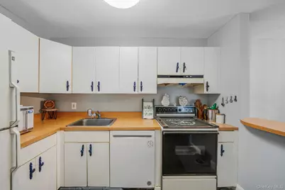 100 Connetquot Avenue #7, East Islip, NY 11730 - Photo 8