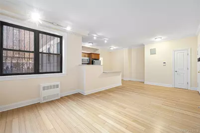 273 Bennett Avenue #3G, New York, NY 10040 - Photo 2