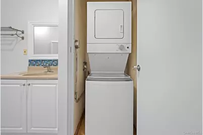 252 Village Drive #252, Hauppauge, NY 11788 - Photo 32