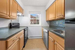 252 Village Dr, Hauppauge, NY 11788 - Photo 28