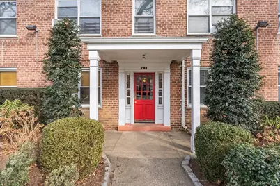 781 Palmer Road #2D, Bronxville, NY 10708 - Photo 2