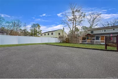 43 Madeline Road, Ridge, NY 11961 - Photo 38