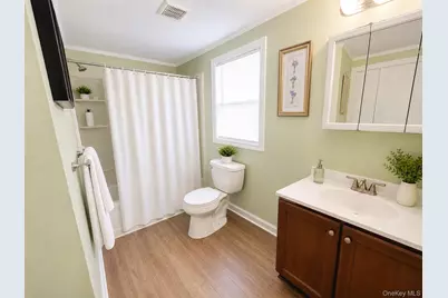 21 Village Circle E, Manorville, NY 11949 - Photo 6
