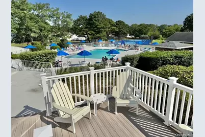 21 Village Circle E, Manorville, NY 11949 - Photo 20